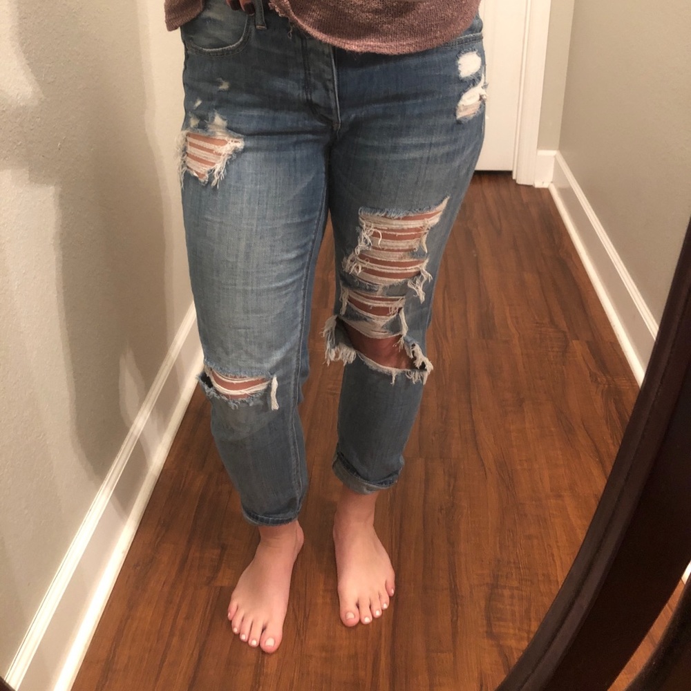 Distressed boyfriend jeans